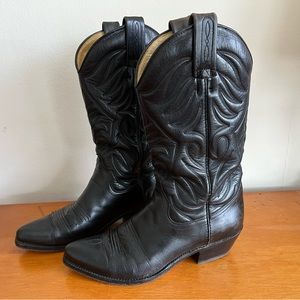 Tony Mora classic black cowboy boots hand crafted in Mallorca, Spain